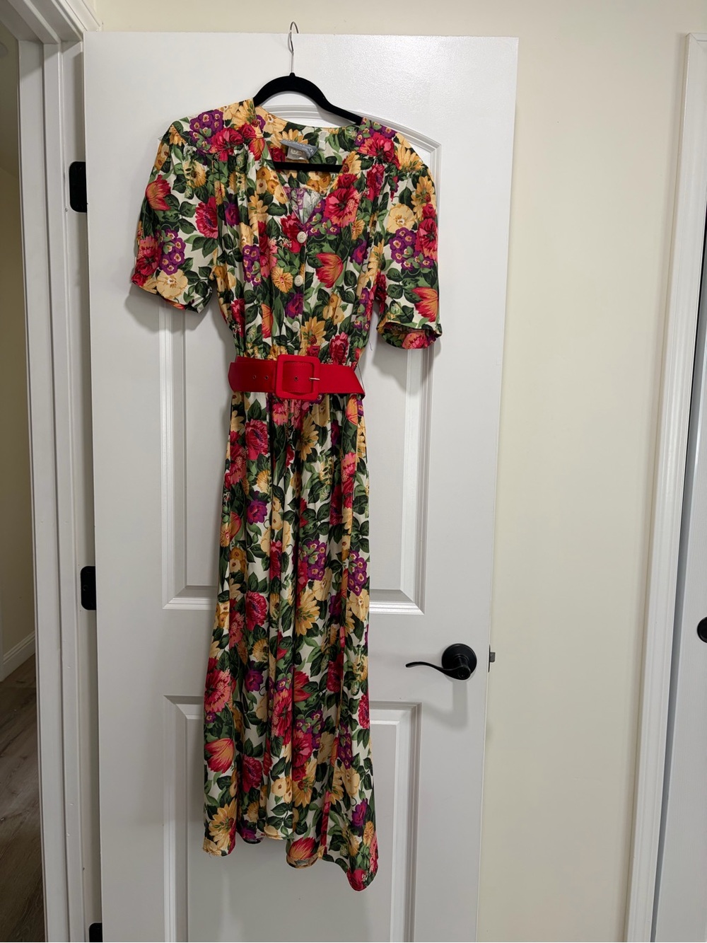 Vintage Carol Anderson Floral Maxi Dress with Red Belt Size 9/10.
